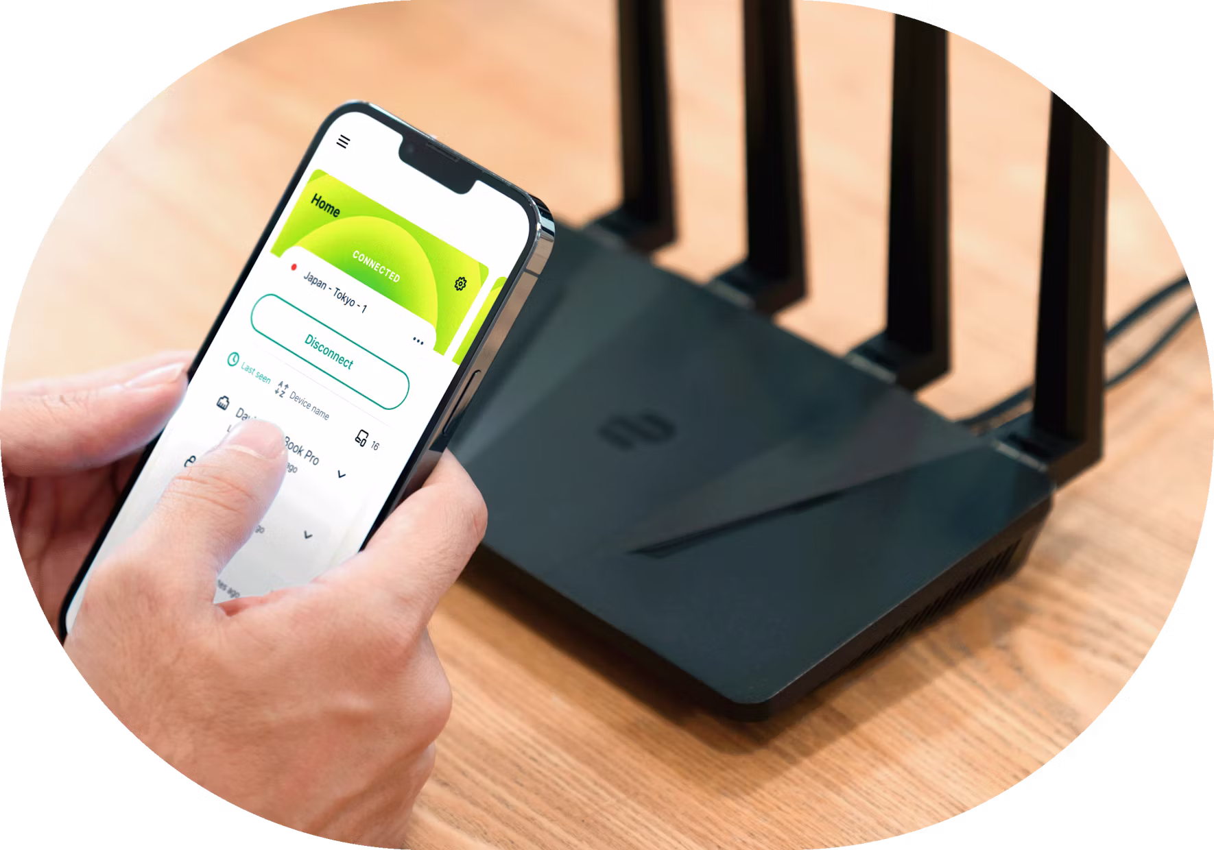 Router app UI + Aircove op de achtergrond