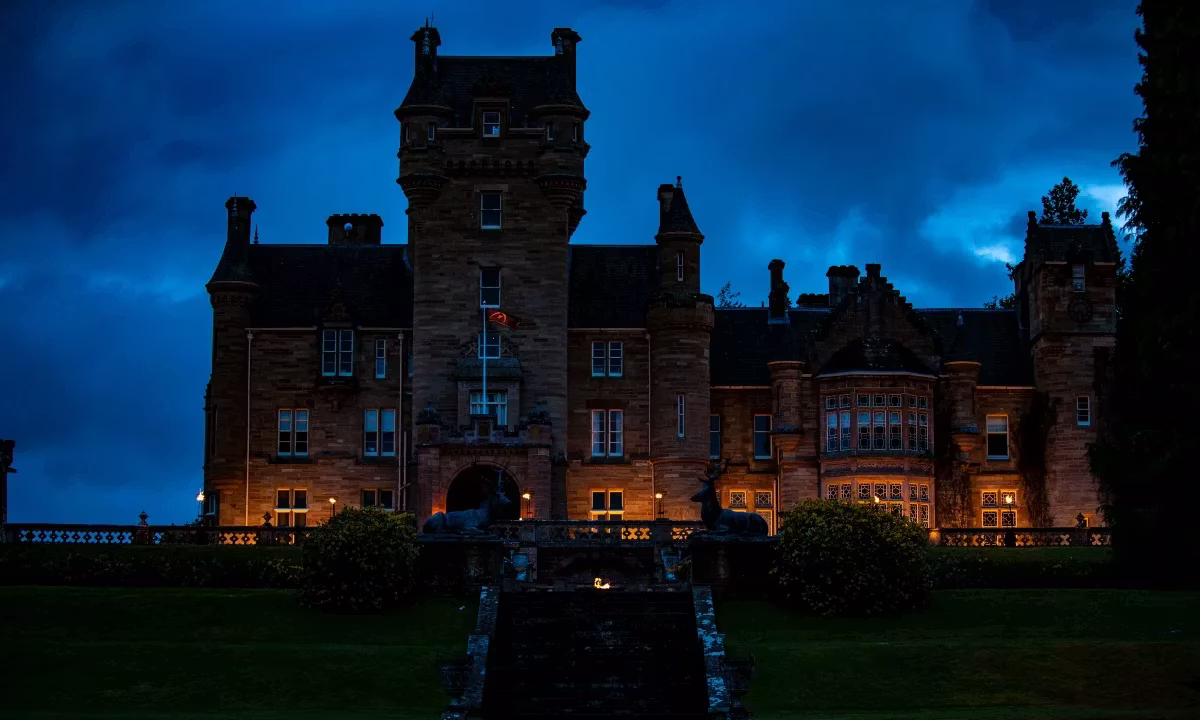 Hoe en waar kijk je The Traitors